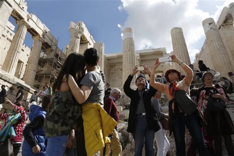 2,8 εκατ. τουρίστες φέρνει φέτος στην Ελλάδα η συνεργασία TUI - υπ. Τουρισμού