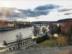 Πράγα: Ταξιδεύοντας στην «μητέρα των πόλεων» (Βίντεο)