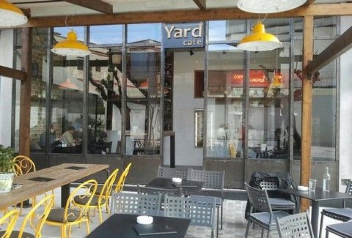 Yard: Ένα νέο στέκι με θέα την Ακρόπολη