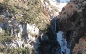 Aχαΐα: Περιήγηση στην παλιά Μονή Ταξιαρχών - Ο κρυμμένος καταρράκτης της (Βίντεο)