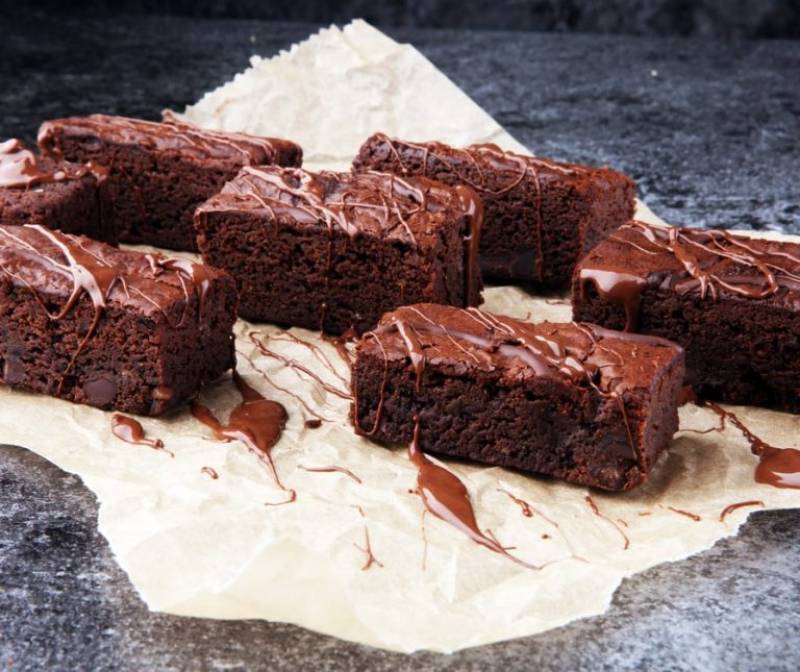 Λαχταριστά brownies χωρίς ζάχαρη και αλεύρι - Μια συνταγή της Αργυρώς Μπαρμπαρίγου