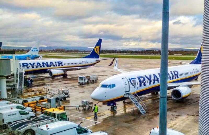 Ryanair: Ενδεχόμενη πλήρης καθήλωση του στόλου της