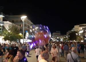 Πλήθος κόσμου στην 6η Λευκή Νύχτα Καλαμάτας (Βίντεο+φωτογραφίες)