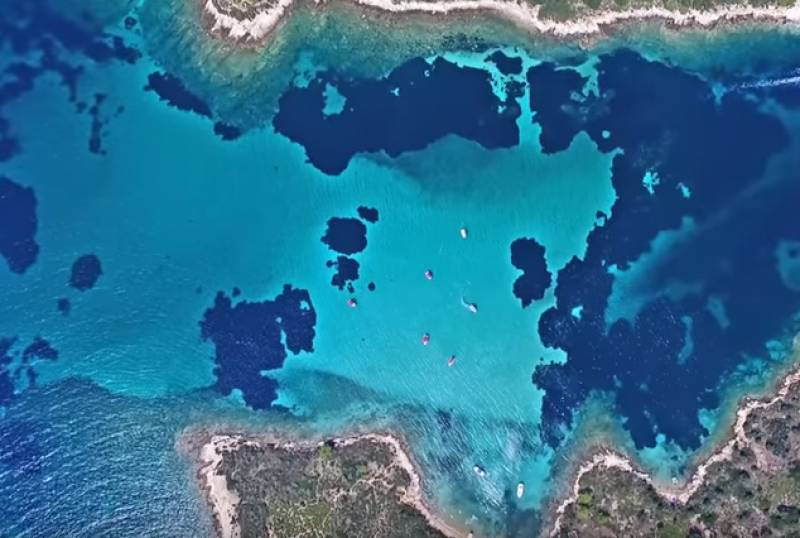 Blue Lagoon - Τα κρυμμένα γαλάζια νερά της Χαλκιδικής (Βίντεο)