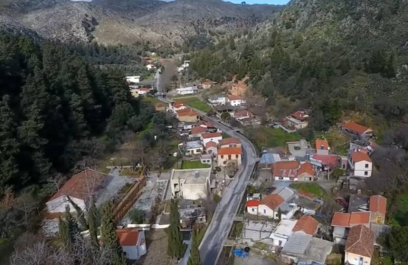 Θέρισο: Ένα χωριό των Χανίων «πνιγμένο» στο πράσινο (Βίντεο)