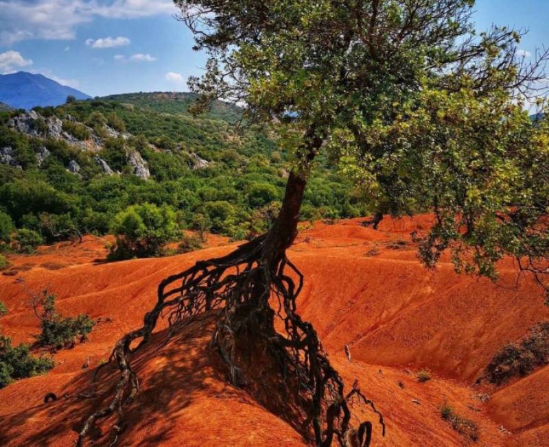 Κοκκινοπηλός Πρέβεζας: Ένα τοπίο που μοιάζει από... άλλο πλανήτη (Βίντεο)