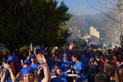 Κορυφώνονται οι καρναβαλικές εκδηλώσεις σε όλη την Ελλάδα (Βίντεο)