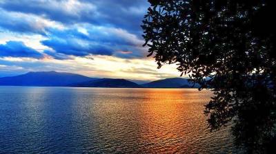 «Ύμνοι» της Bild για την Ελλάδα - Η αναφορά της σε παραλία της Μεσσηνίας