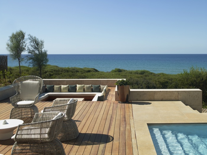 Η βασιλική σουίτα Κορώνη στο "The Romanos Resort"