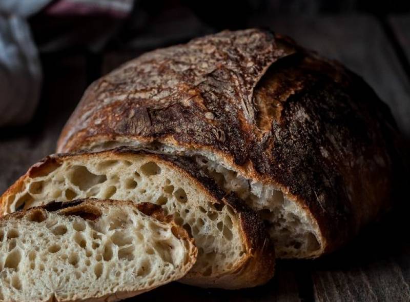 H συνταγή για σπιτικό ψωμί χωρίς ζύμωμα (Βίντεο)