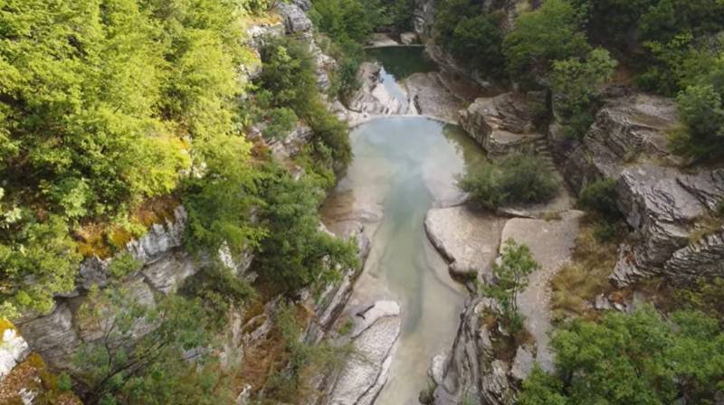 Κολυμπήθρες: Οι φυσικές, πέτρινες πισίνες στο Ζαγόρι (Βίντεο)