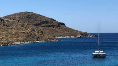 Ταξίδι εξοικείωσης Ρουμάνων δημοσιογράφων σε Κύθνο, Σέριφο και Κέα με σκάφος