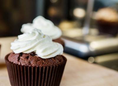 Σοκολατένια cupcakes - Χωρίς βούτυρο, με λάδι και παντζάρι