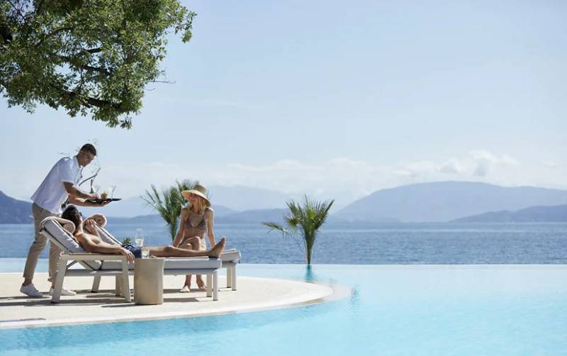 «Ύμνοι» της Telegraph για τα ελληνικά ξενοδοχεία (pics)