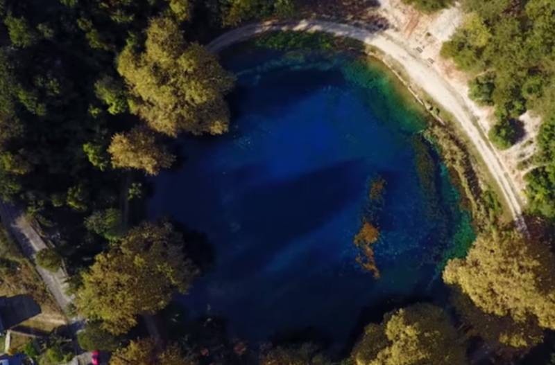 Πηγές Λούρου Ιωαννίνων - Η γαλάζια λίμνη της Ηπείρου (Βίντεο)