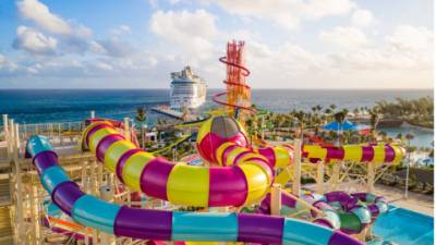 Νεροτσουλήθρα 40 μέτρων από τη Royal Carribean (Βίντεο)