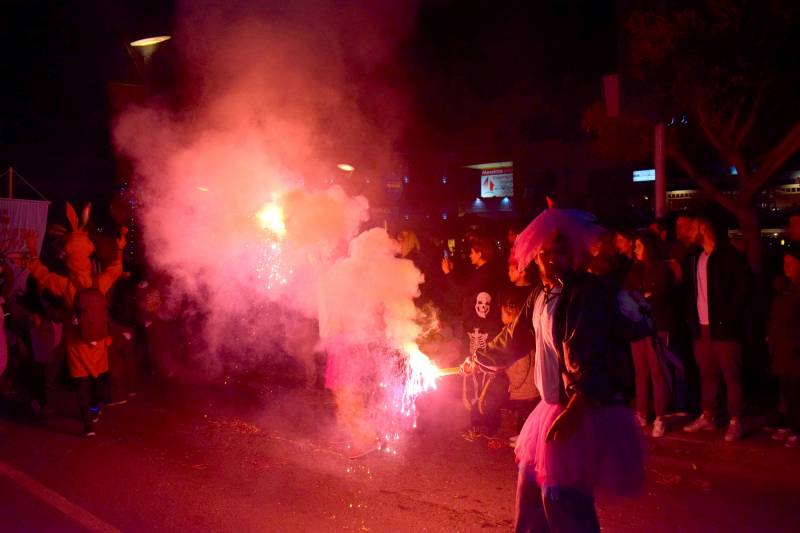 Καλαματιανό Καρναβάλι - Εκατοντάδες καρναβαλιστές ξεχύθηκαν στους δρόμους της πόλης! (pics)