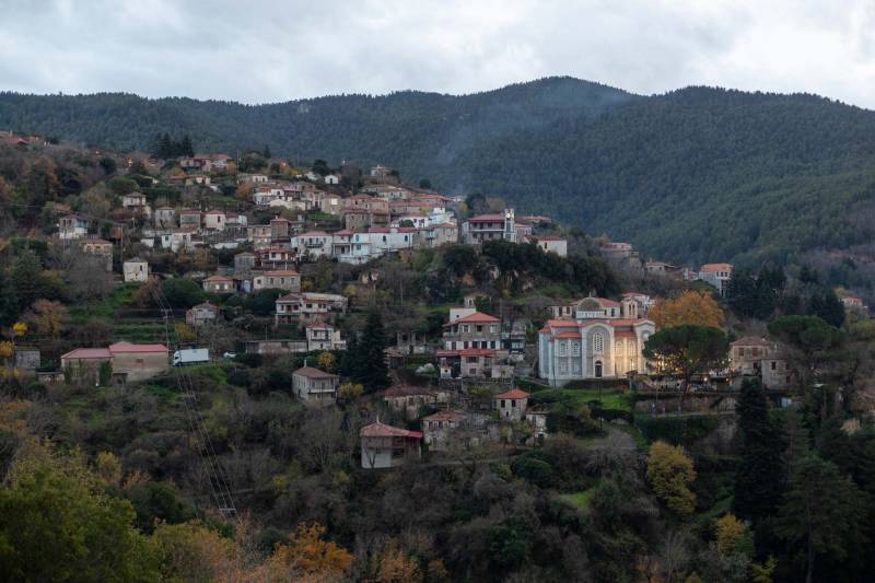 Η μαγεία των Χριστουγέννων ζωντανεύει στη Βαμβακού - Aπόδραση στο παραδοσιακό χωριό του Πάρνωνα