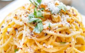 Σπαγγέτι με ελαιόλαδο και σκόρδο - Η διαδεδομένη σ’ όλη την Ιταλία μακαρονάδα aglio, olio e peperoncino