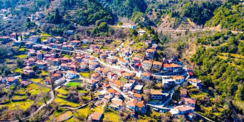 Δομιανοί: Ένα από τα πιο όμορφα χωριά της Ευρυτανίας (Βίντεο)