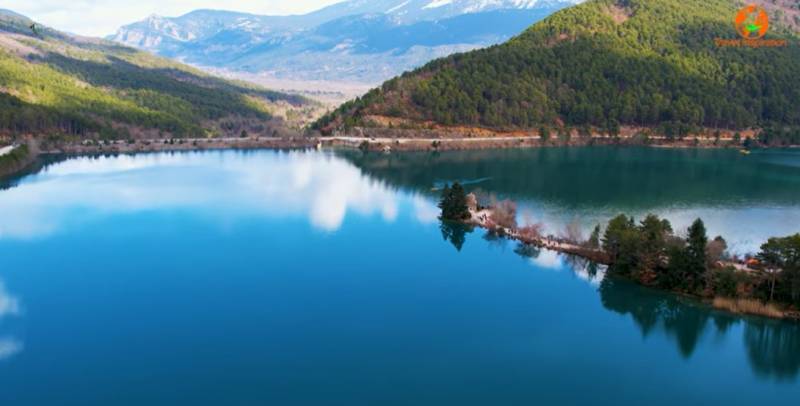 Λίμνη Δόξα: Απόδραση στη μικρή «Ελβετία» της Κορινθίας (Βίντεο)