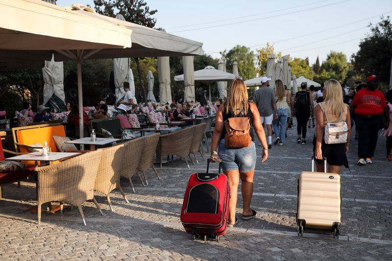 «Τουρισμός για όλους»: «Πλημμύρισαν» τους ντόπιους προορισμούς οι Έλληνες ταξιδιώτες