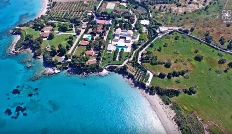 Το ακριβότερο σπίτι της Ελλάδας στο απόλυτο γαλάζιο (Βίντεο)