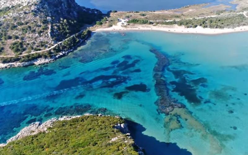 «Ασπίδα του Βρασίδα»: Η πιο... ιστορική παραλία της Ελλάδας βρίσκεται στη Μεσσηνία (Βίντεο)