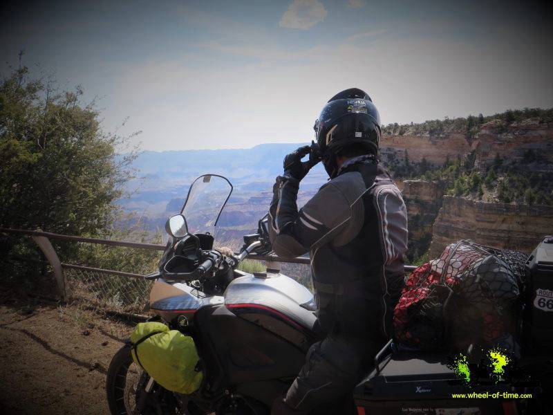 Live Trip Traveller - Ο Γιώργος Μακρής εξερευνά τον κόσμο με τη μοτοσικλέτα του (Βίντεο)