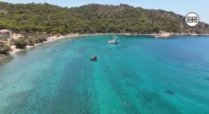 Κανάκια: Ένας γαλήνιος προορισμός κάτω από το παλάτι του βασιλιά Αίαντα της Σαλαμίνας (Βίντεο)