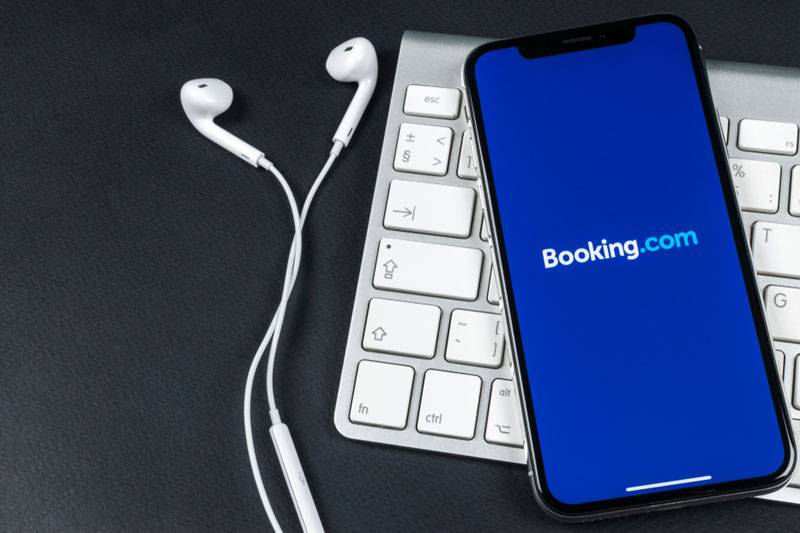 Booking: Τι επηρεάζει τις ξενοδοχειακές κρατήσεις των ταξιδιωτών