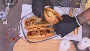 Hot dog με κοκκινιστά κεφτεδάκια (Βίντεο)