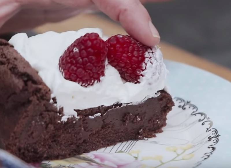 Σοκολατένιο κέικ χωρίς αλεύρι (Βίντεο)
