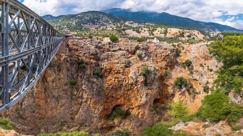 Αράδαινα Σφακίων: Το χωριό - φάντασμα της Κρήτης (Βίντεο)