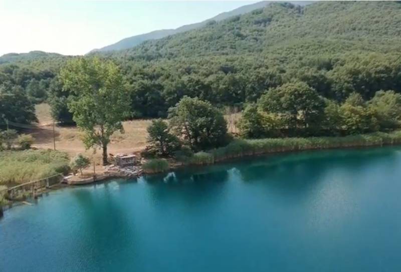 Ζαραβίνα: Η μικρή λίμνη των θρύλων στην Ήπειρο (Βίντεο)