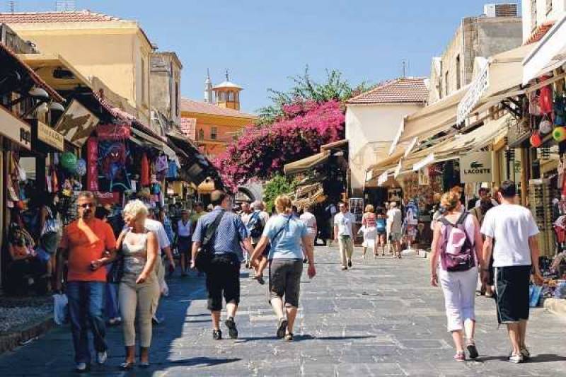 ΤτΕ: Αύξηση 11,5% των τουριστών το πρώτο τετράμηνο του 2018