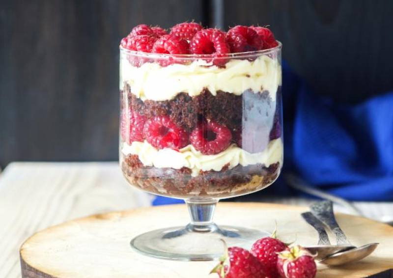 Zuppa inglese: Η ιταλική συνταγή του Στέλιου Παρλιάρου για το πιο δροσιστικό και λαχταριστό γλυκό