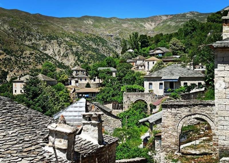 Καλαρρύτες: Το χωριό στα Τζουμέρκα που κερδίζει τις εντυπώσεις (Φωτογραφίες)