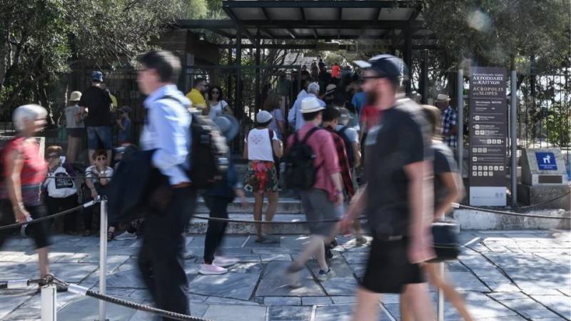 CGTN: Οι νεαροί Κινέζοι επιλέγουν την Ελλάδα για τις διακοπές τους