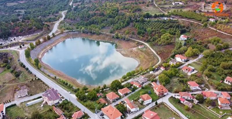 Παναγίτσα Πέλλας: Το χωριό με τις τρεις τεχνητές λίμνες και τον μικρό καταρράκτη (Βίντεο)