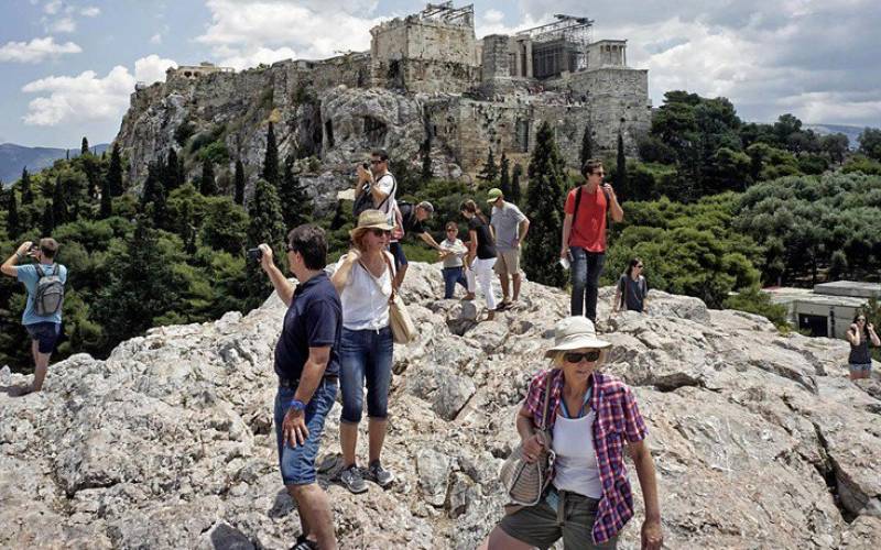 Σταθερά ανοδικές οι τουριστικές ροές για την Ελλάδα