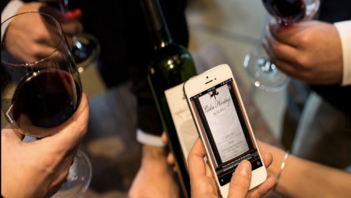 Drync: Ένα νέο application που σου μαθαίνει τα πάντα για το κρασί
