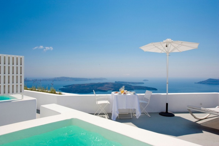 Τα Grace Hotels υποδέχονται το Καλοκαίρι