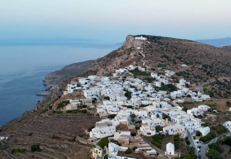 Σίκινος: Βόλτα σε μία από τις ομορφότερες Χώρες της νησιωτικής Ελλάδας (Βίντεο)
