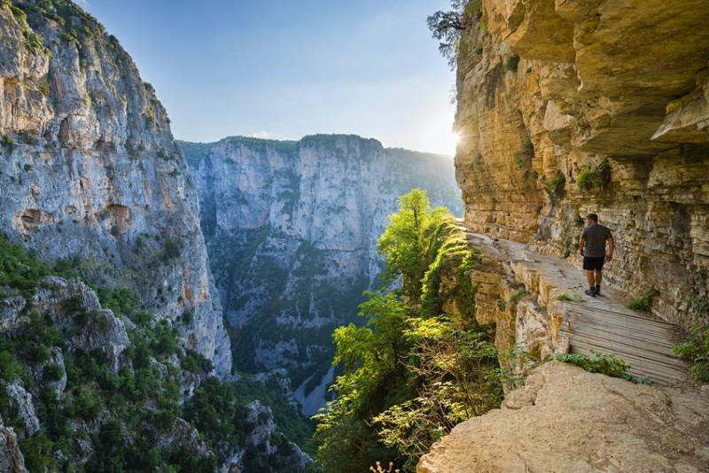 Lonely Planet: Πεζοπορικές διαδρομές στην Ελλάδα που κερδίζουν τις εντυπώσεις (pics)