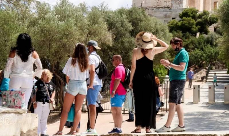 Στα 2,3 εκατομμύρια οι αφίξεις τουριστών στην Ελλάδα: Πρώτη αγορά η Γερμανία