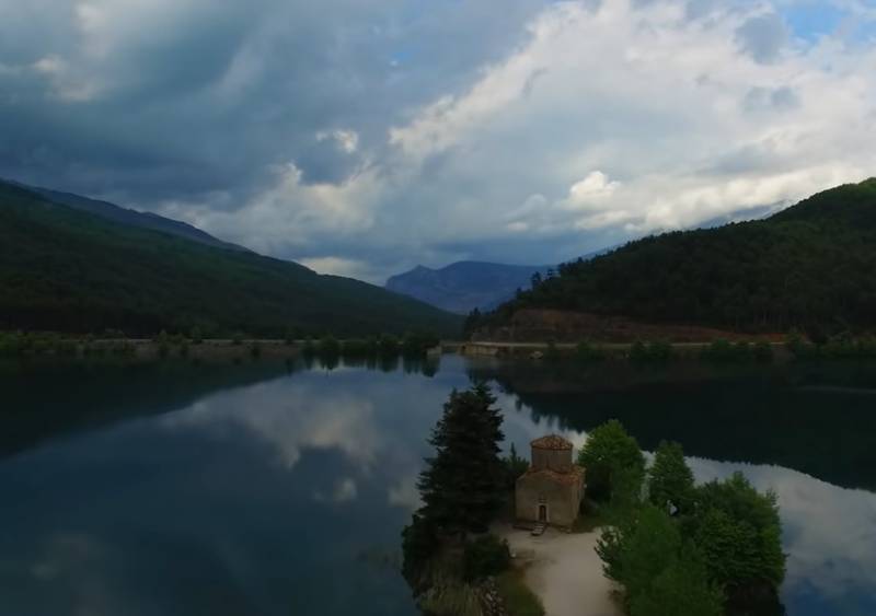 Λίμνη Δόξα: Απόδραση στην «Κορινθιακή Ελβετία» (Βίντεο)