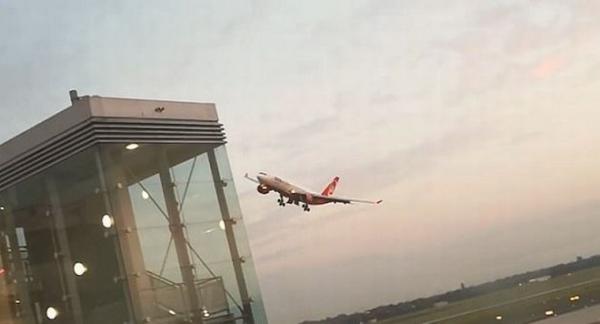 Πιλότος της Air Berlin είπε «αντίο» με μία επικίνδυνη μανούβρα! (vids)