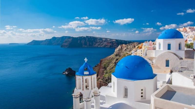 CNN: Η Ελλάδα από τους πρώτους προορισμούς που θα ανοίξουν για τους τουρίστες