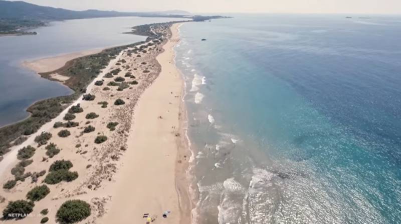 Χαλικούνας: Η μεγαλύτερη και πιο εντυπωσιακή ακτή στο νησί των Φαιάκων (Βίντεο)